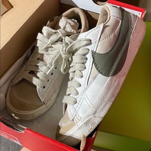 Nike woman’s 9M White and Tan Sneakers